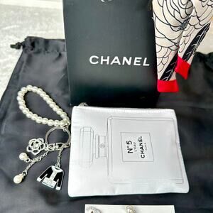 CHANEL beauty line coin pouch (#5 parfum) card holder keychain NEW! GIFT!